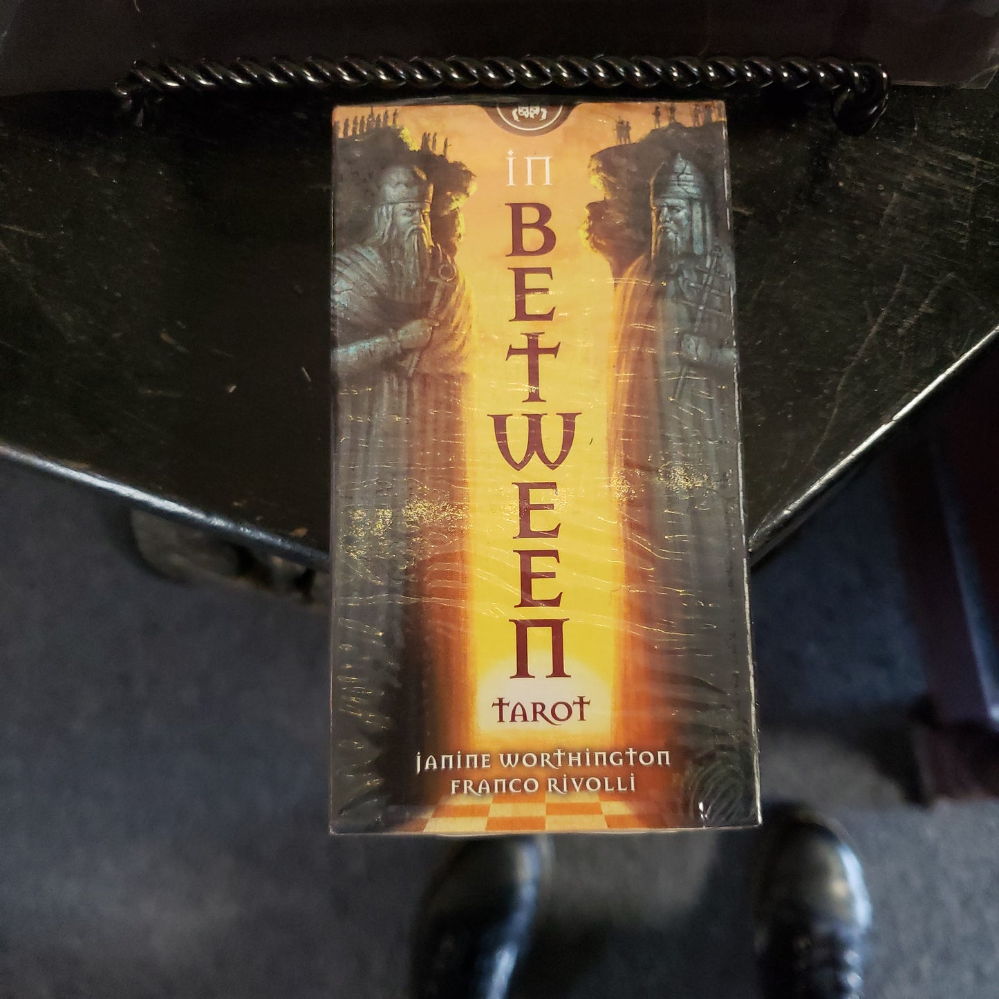 in BETWEEN tarot