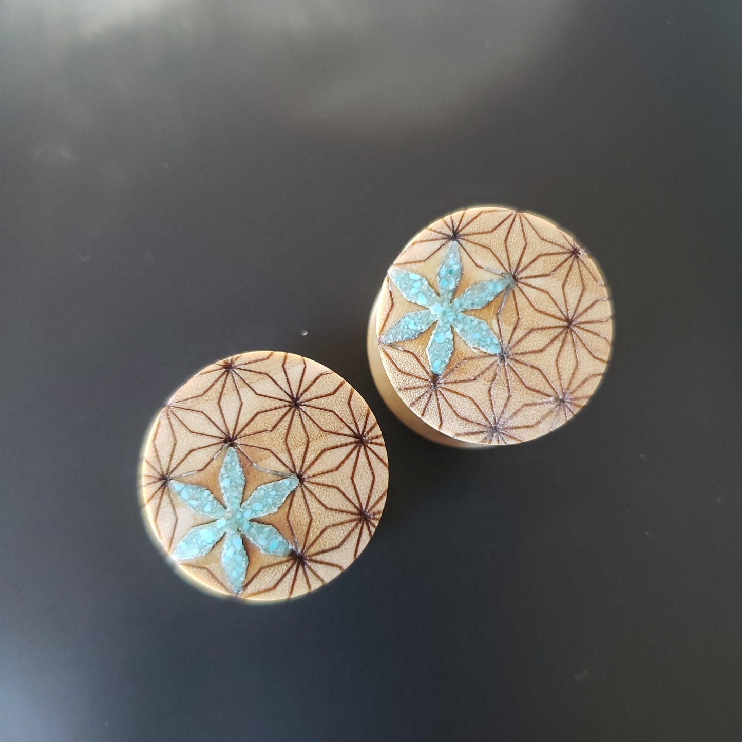 Organic Crocodile Wood Saddle Plug w/ Turquoise Floral Pattern