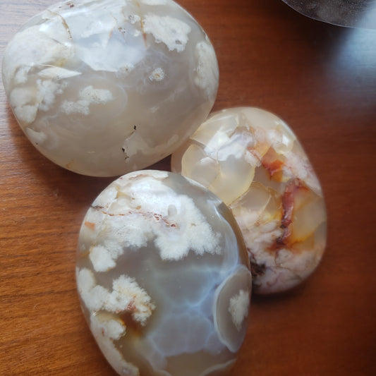 Flower Agate Palm Stone