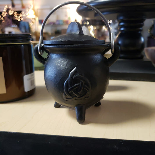 Cast Iron Cauldron with Lid